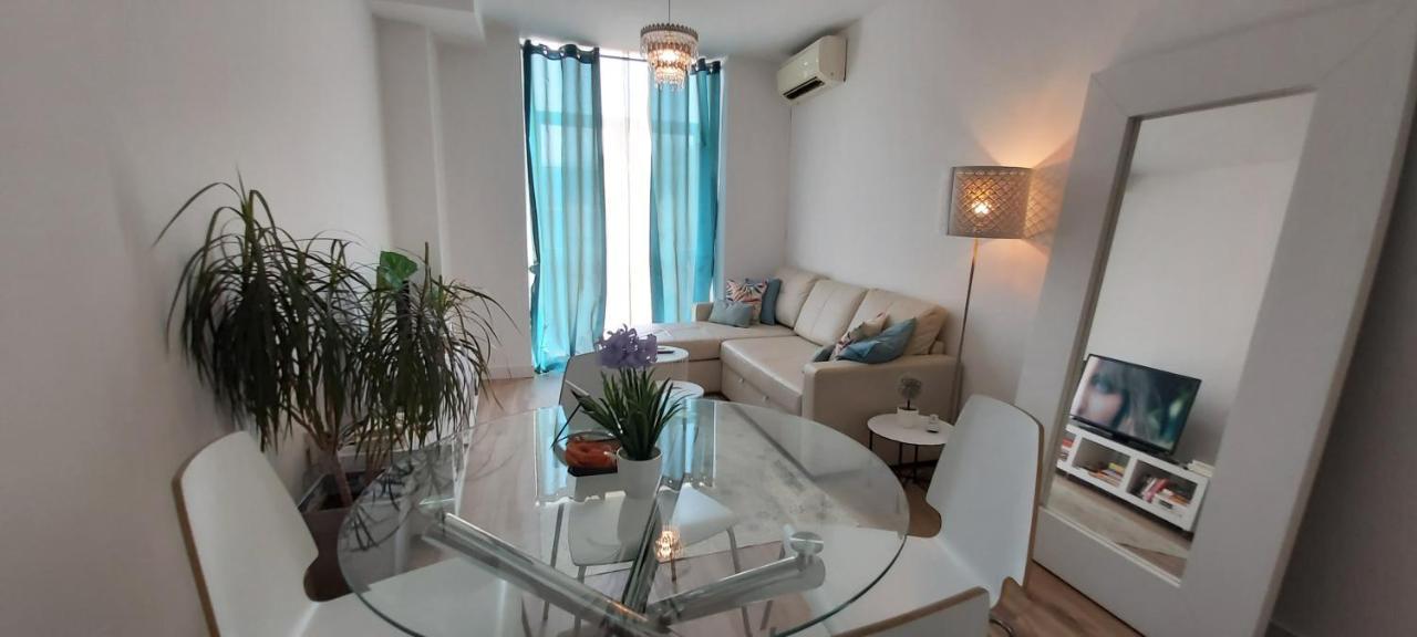 Malaga Centro Terrazaアパートメント エクステリア 写真